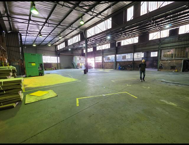 1,487M² WAREHOUSE FOR SALE IN BOOYSENS RESERVE